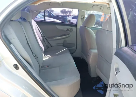 2013 Toyota Corolla Le z USA, uszkodzony, nr VIN 5YFBU4EE7DP213337